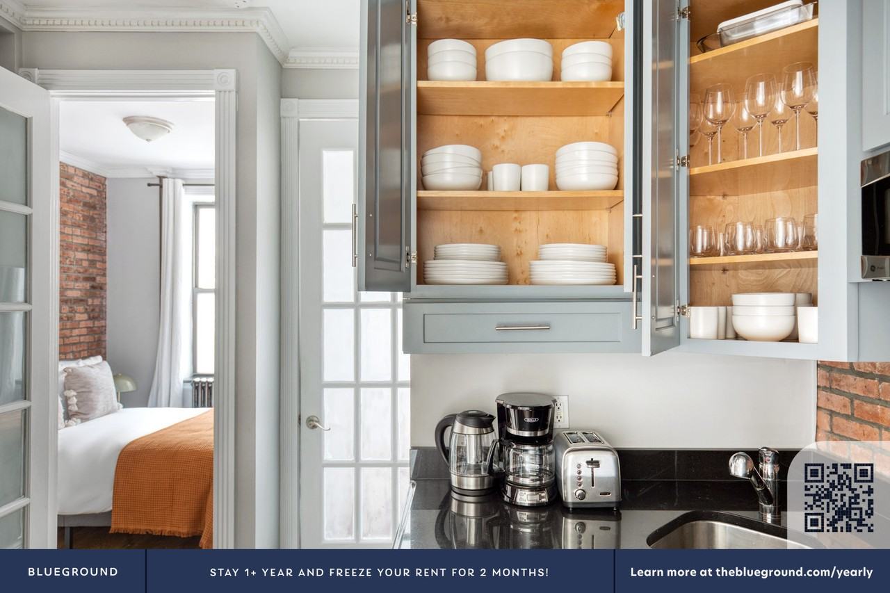 326 E 35th St #1052 - Photo 7 of 22