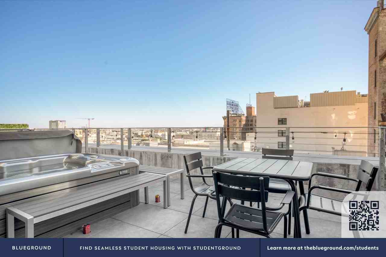 354 South Spring Street - Photo 6 of 39