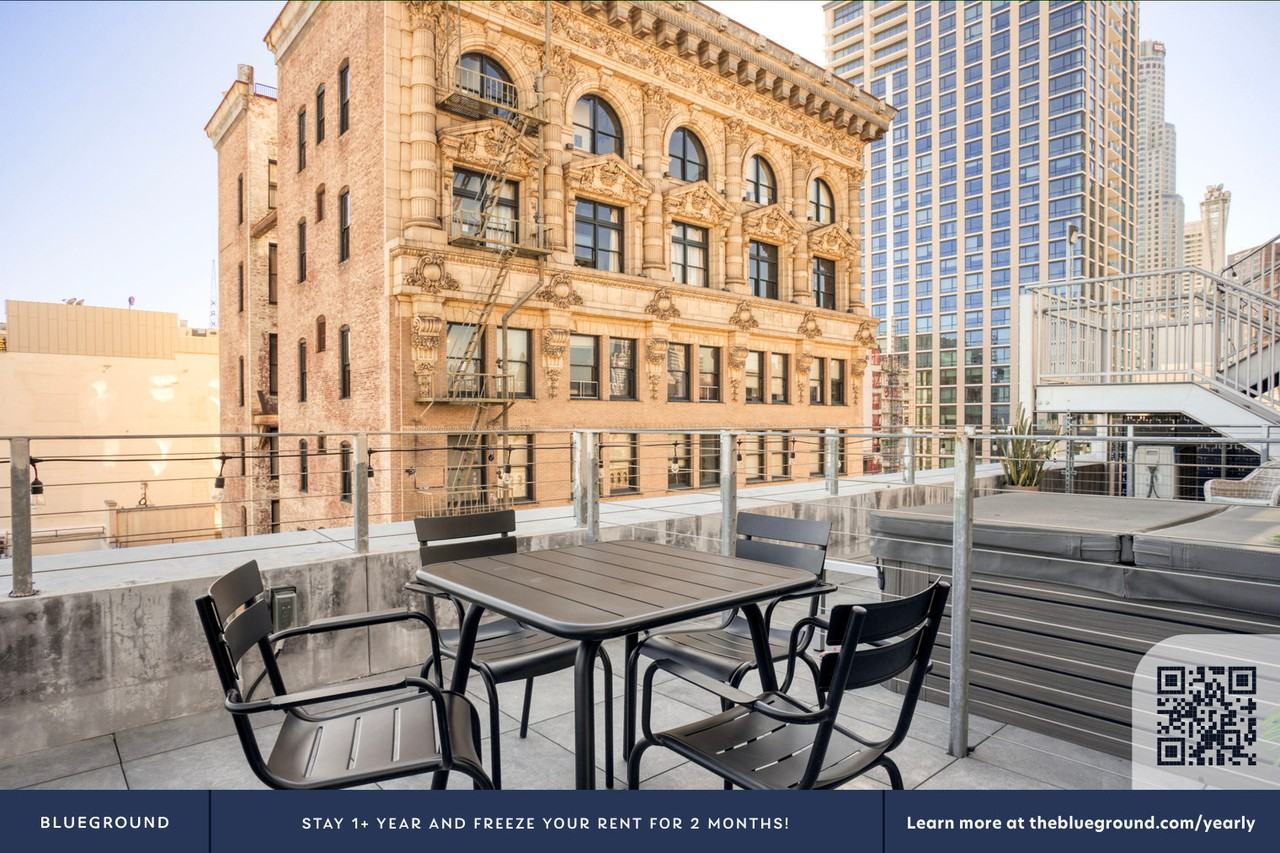 354 South Spring Street - Photo 7 of 39