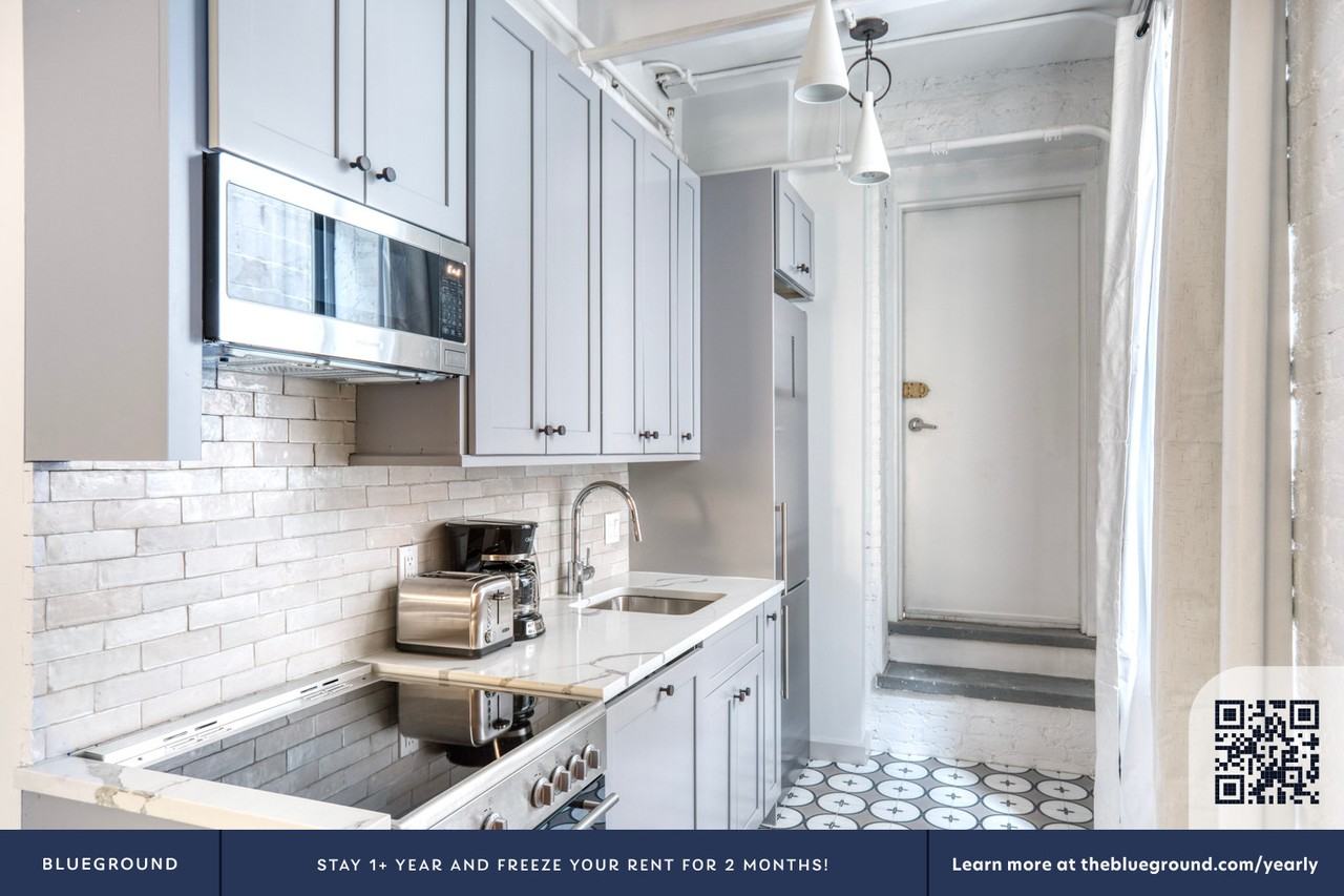 43 W 27th St #1055 - Photo 7 of 21