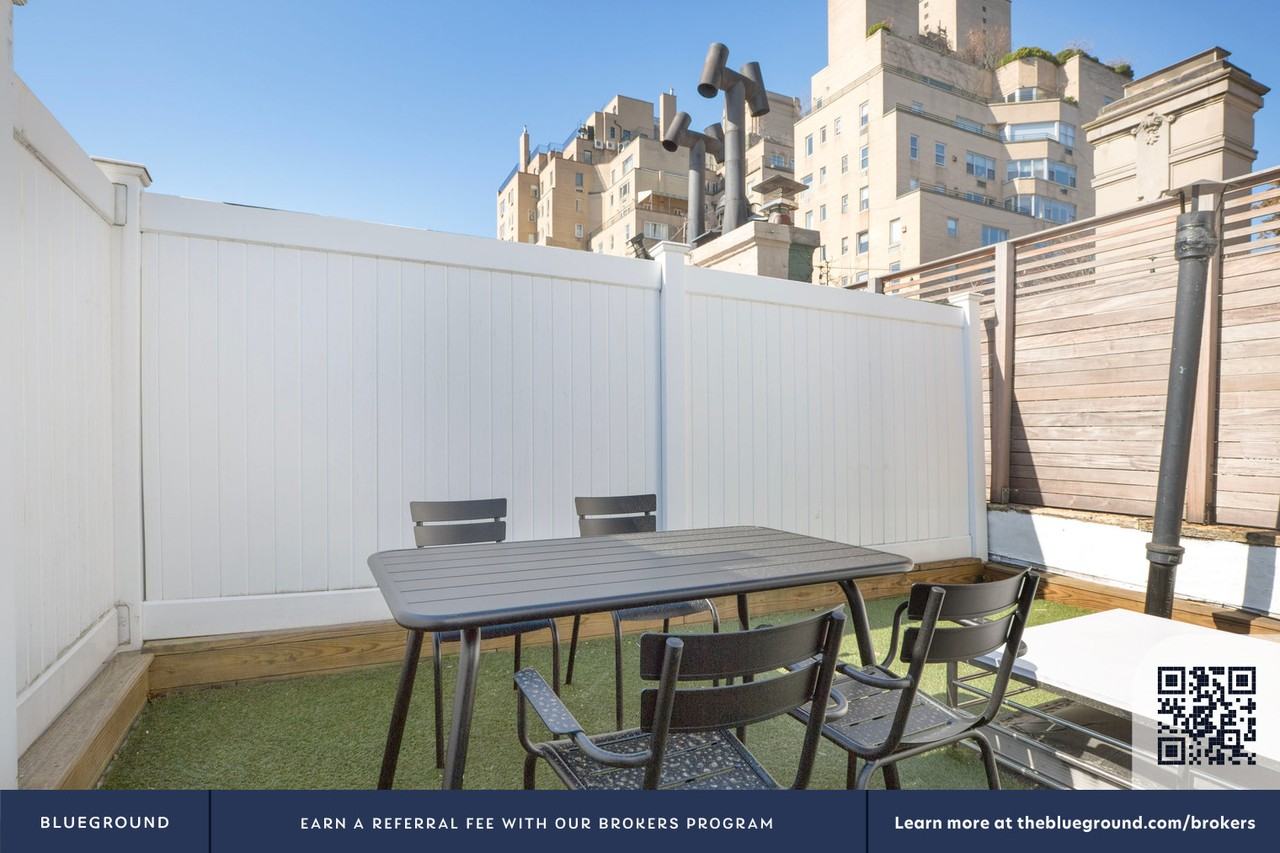 7 East 75th Street - Photo 5 of 25