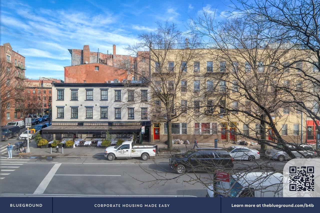 302 West 11th Street - Photo 6 of 30