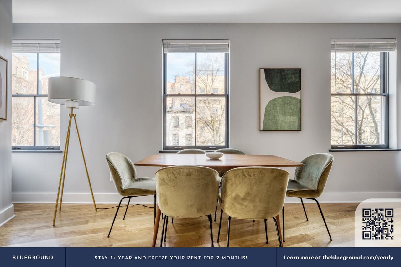 302 West 11th Street - Photo 7 of 29