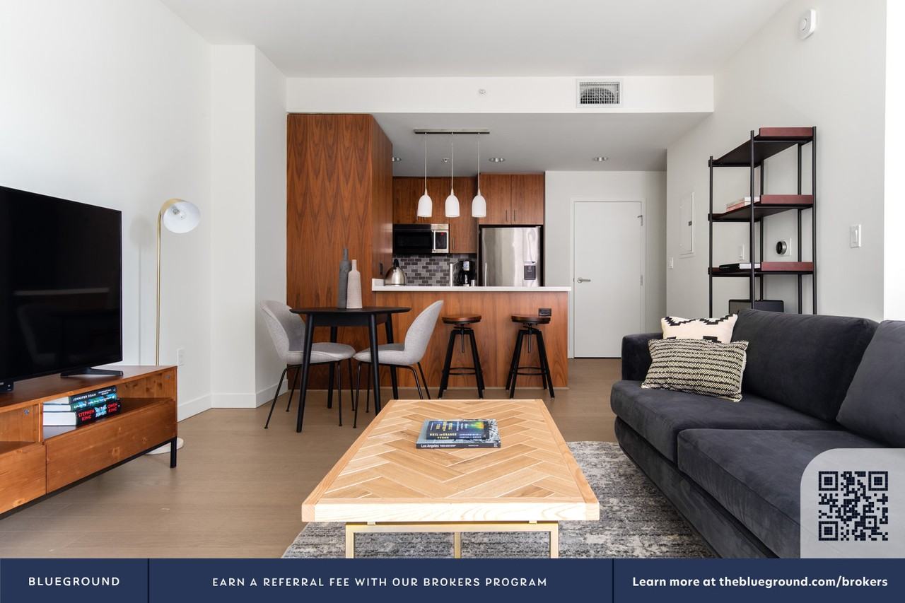 225 South Grand Avenue - Photo 5 of 101
