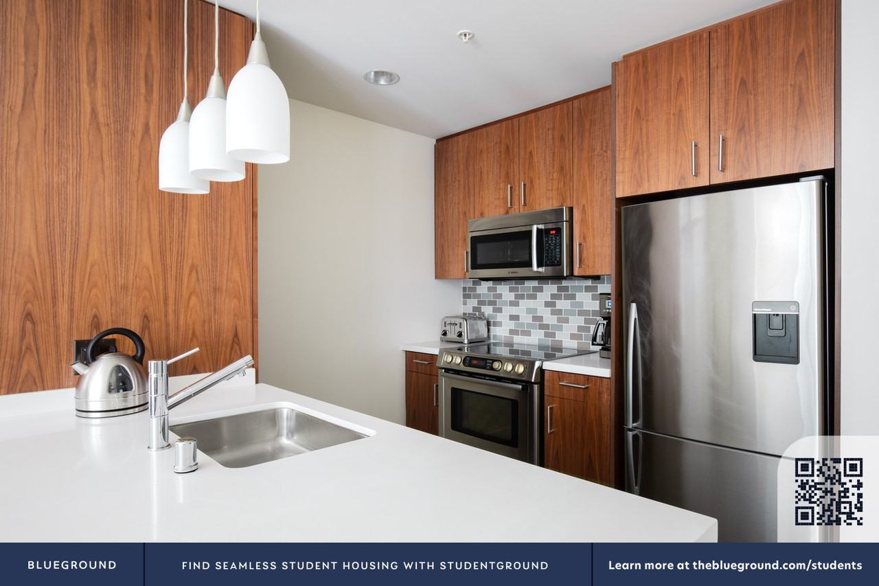 225 South Grand Avenue - Photo 7 of 101
