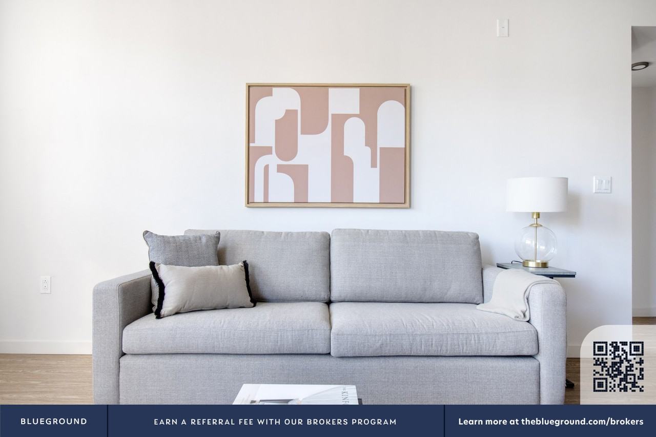 650 East Capitol Avenue - Photo 5 of 47