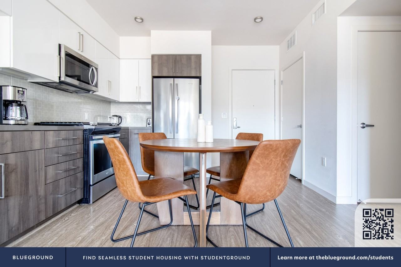 650 East Capitol Avenue - Photo 7 of 47