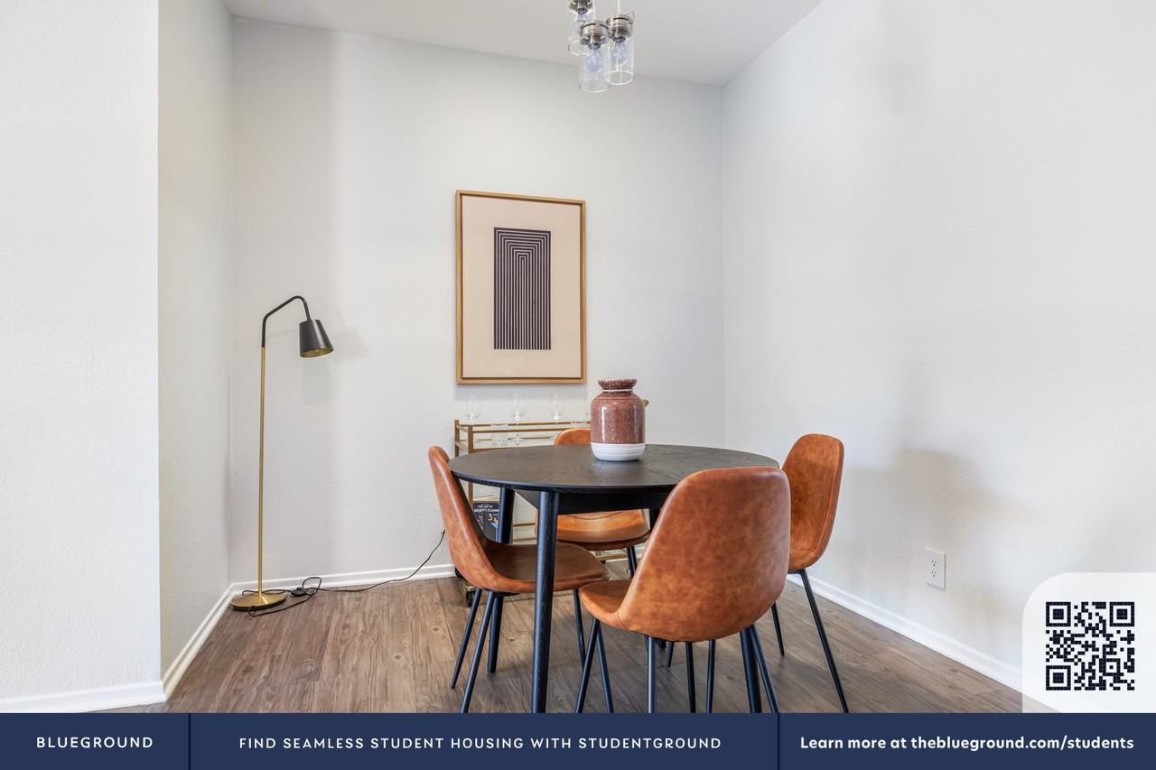 711 N Sweetzer Ave #430 - Photo 7 of 23