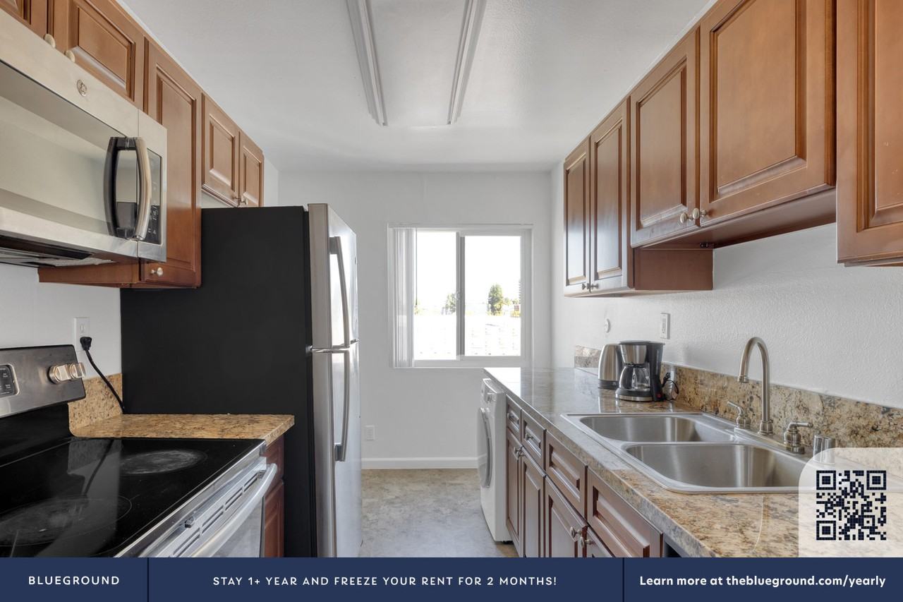 6121 Glade Ave #699 - Photo 7 of 33