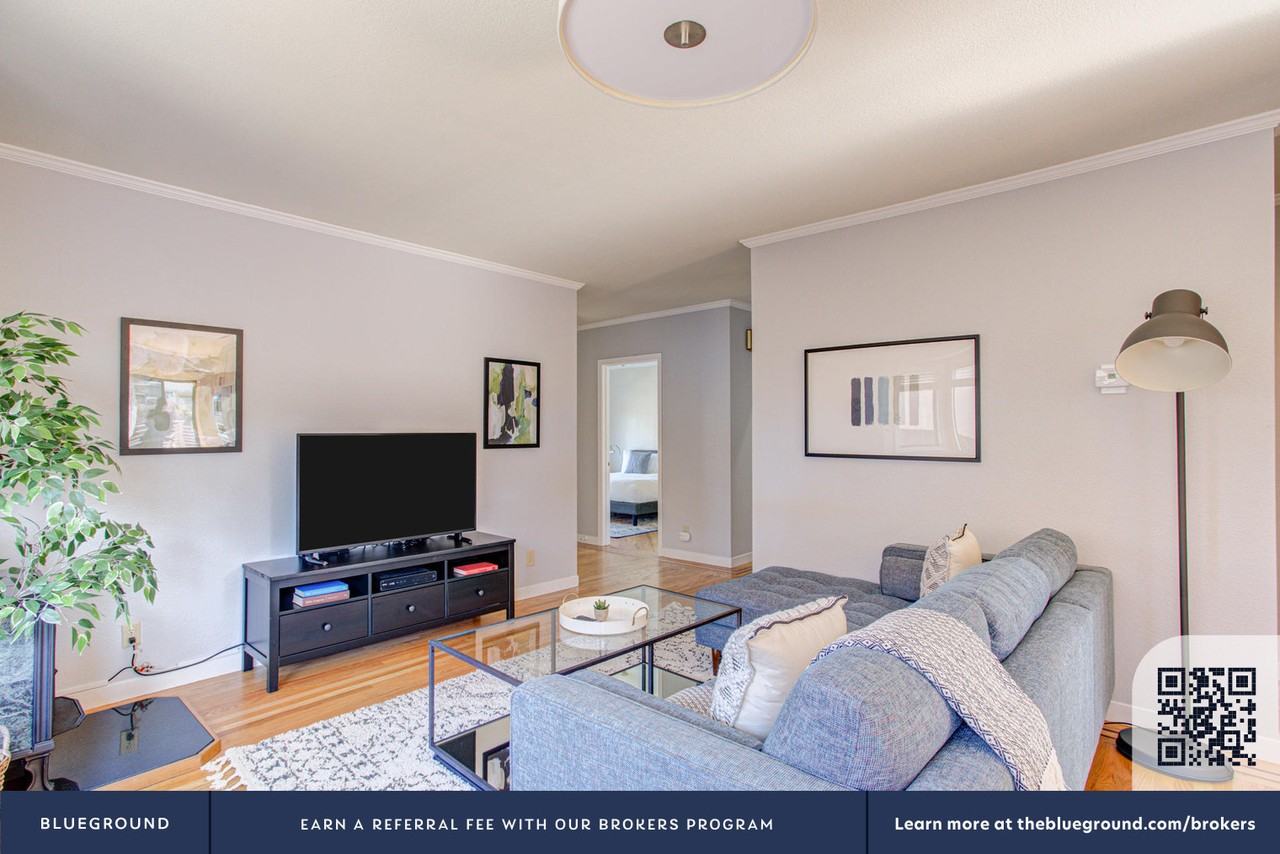 657 Grand Ave #1655 - Photo 4 of 24