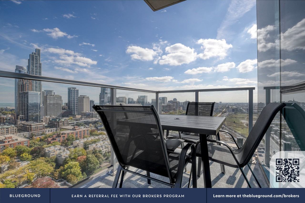 1000 South Clark Street - Photo 5 of 50