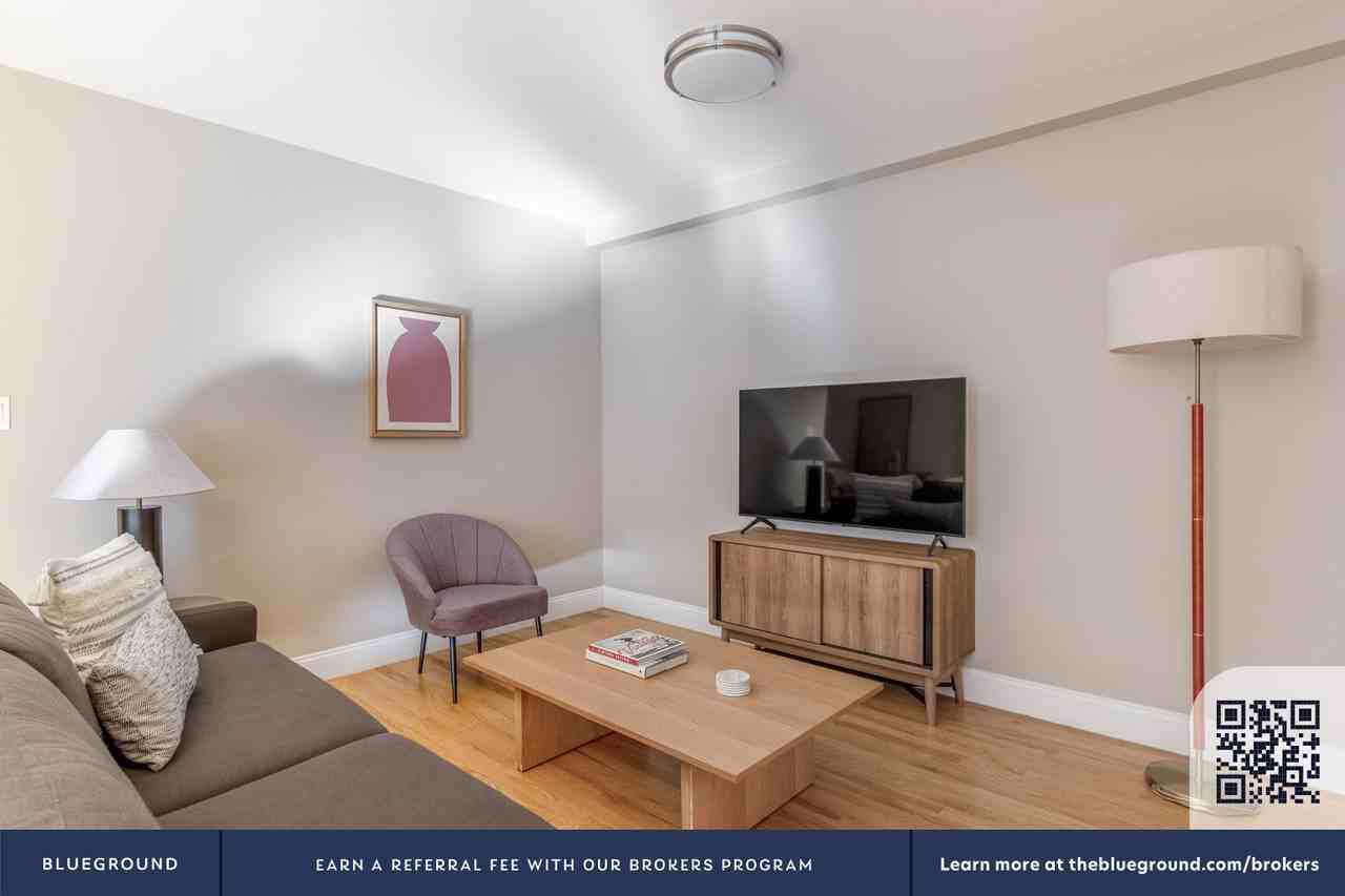 160 East 88th Street - Photo 5 of 42