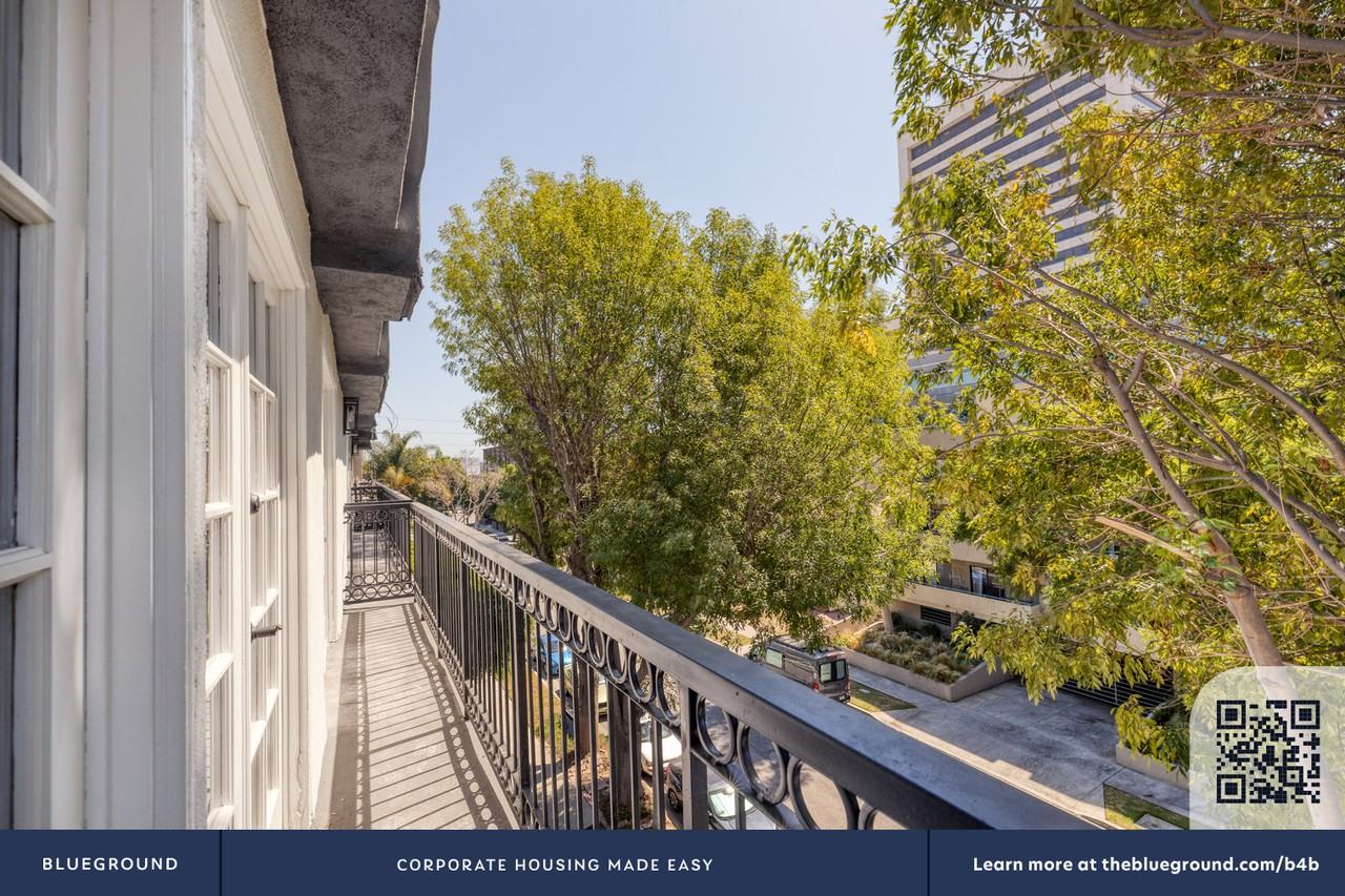 1620 S Bentley Ave #901 - Photo 5 of 22