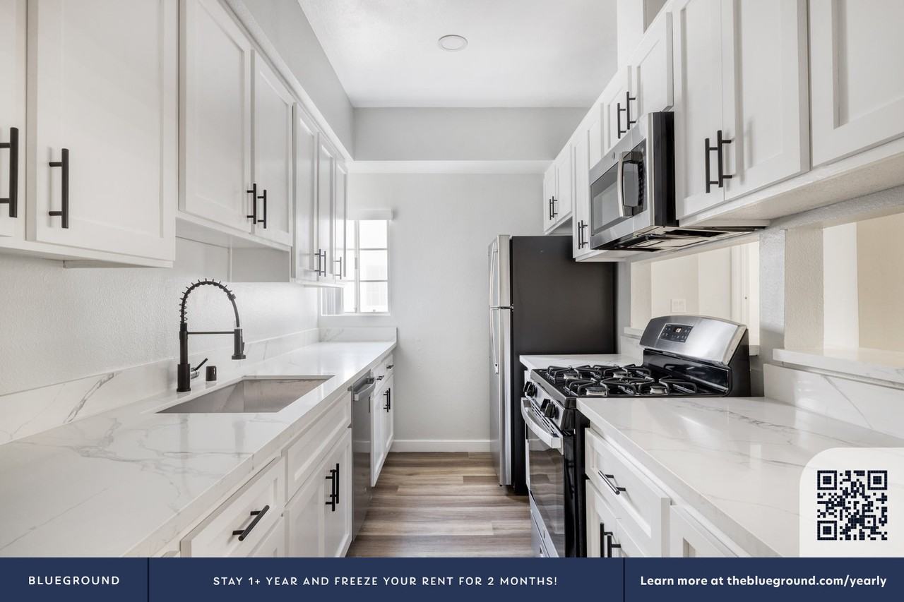 1620 S Bentley Ave #901 - Photo 7 of 22