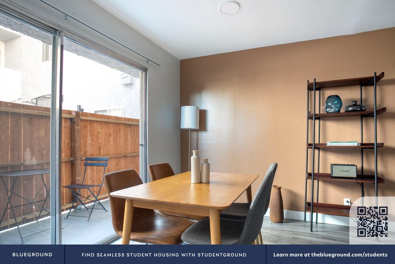 616 North Sweetzer Avenue - Photo 7 of 27