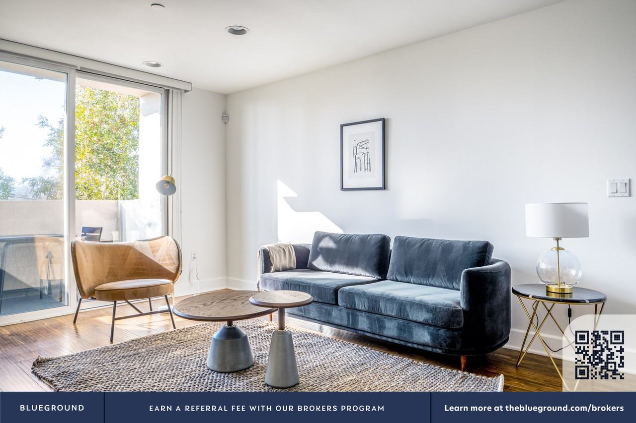 833 N Edinburgh Ave #385 - Photo 4 of 23