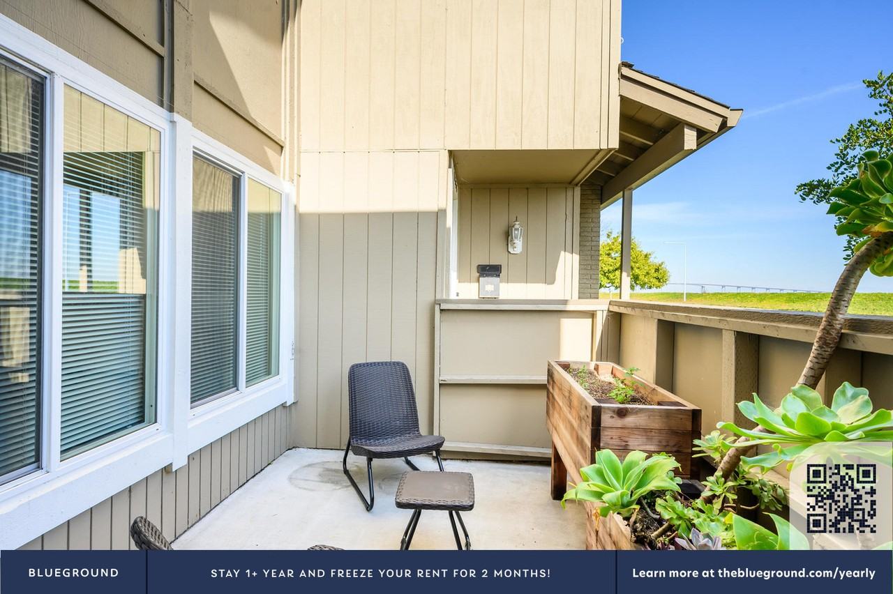 1551 Beach Park Blvd #1515 - Photo 7 of 23