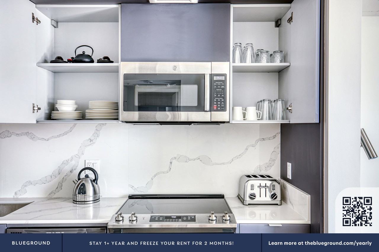 7077 Willoughby Ave #479 - Photo 7 of 35