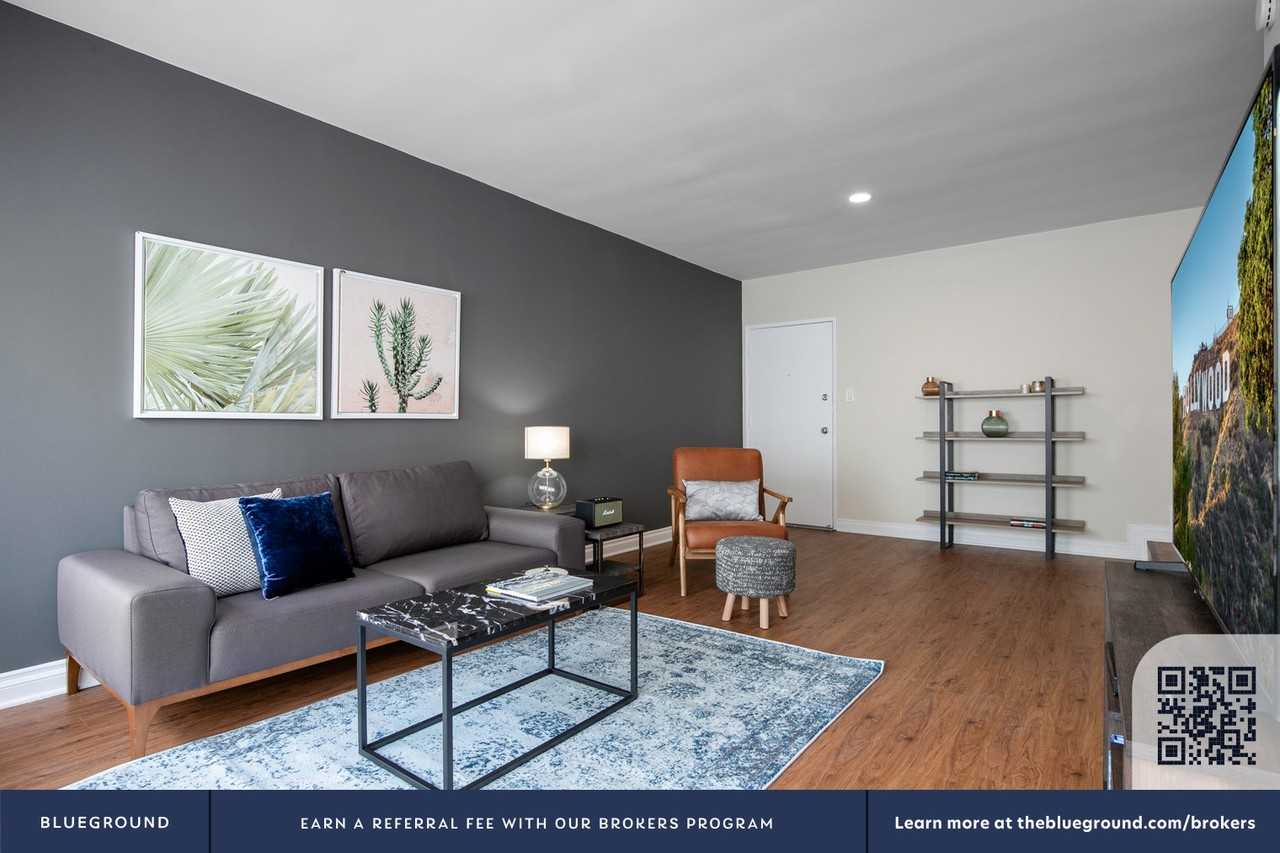 11645 Gorham Avenue - Photo 4 of 21