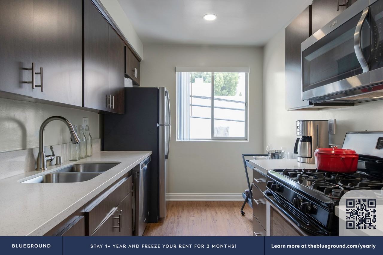 11645 Gorham Avenue - Photo 7 of 21