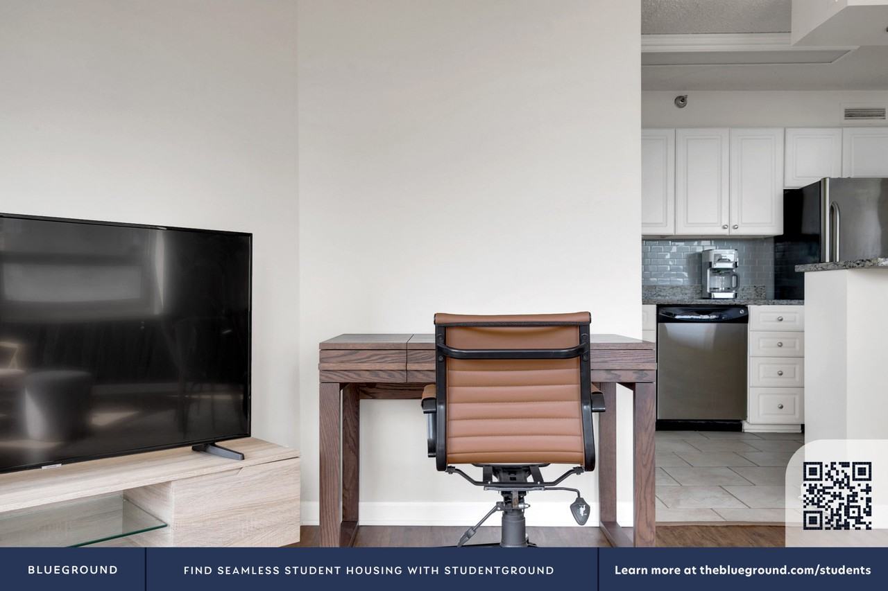 750 North Rush Street - Photo 7 of 39