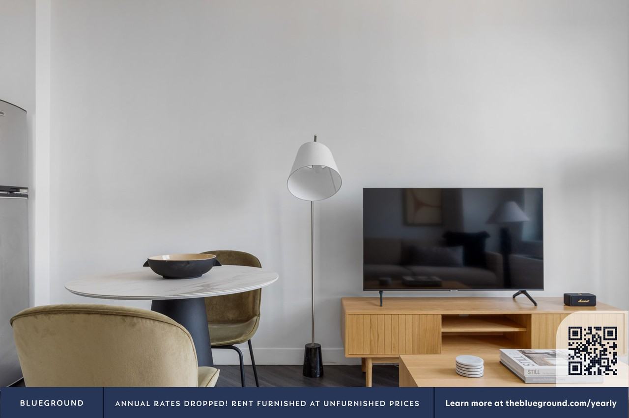 250 East Houston Street - Photo 4 of 108