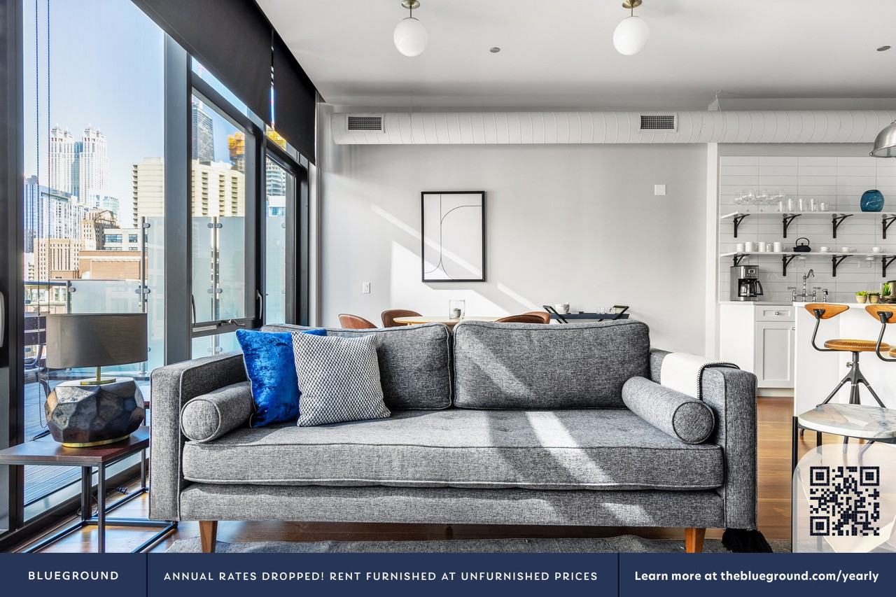 676 North LaSalle Drive - Photo 3 of 50