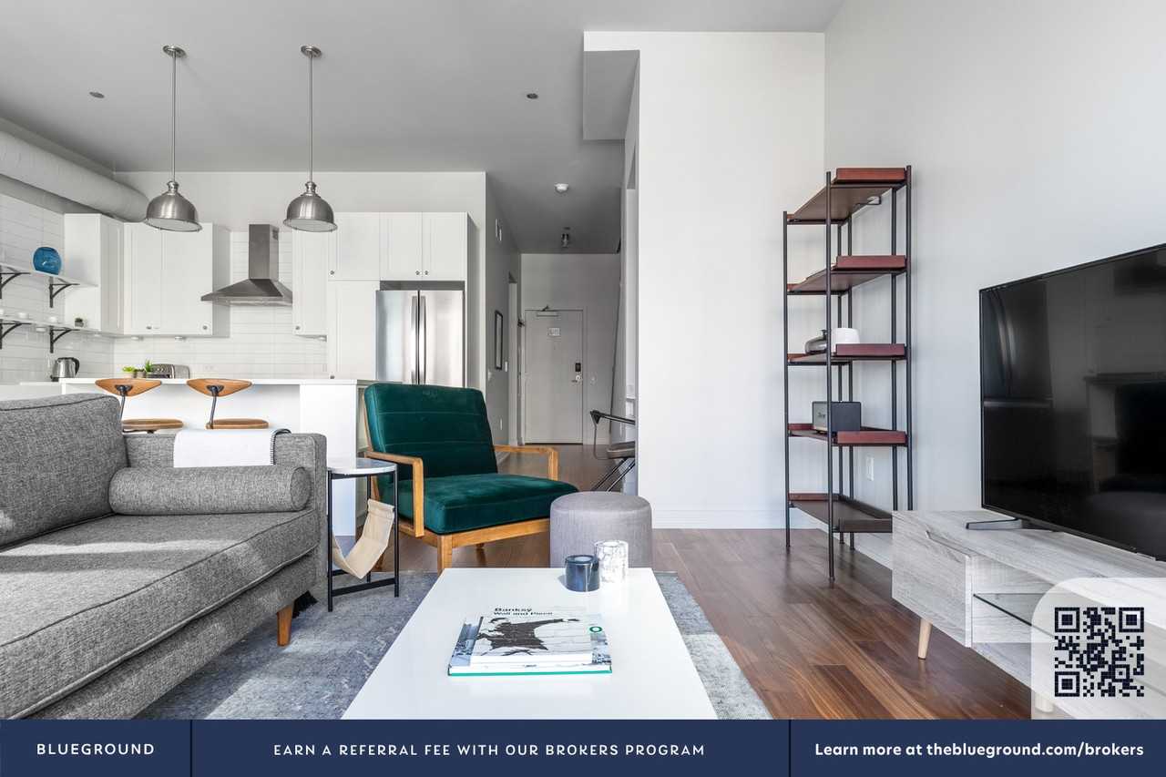 676 North LaSalle Drive - Photo 4 of 50