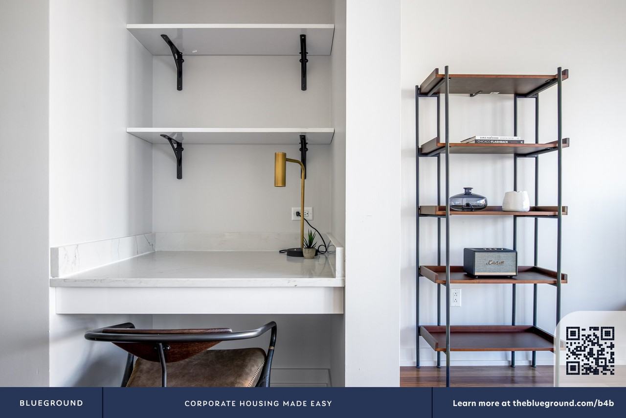 676 North LaSalle Drive - Photo 5 of 50