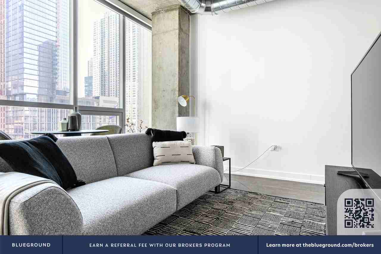 108 West Chicago Avenue - Photo 5 of 45