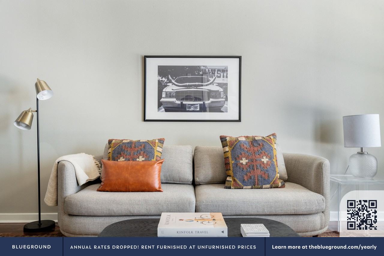 1717 Toomey Road - Photo 4 of 81