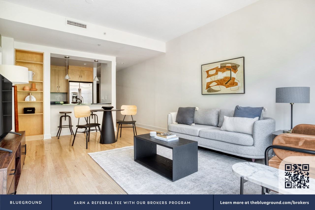 425 Massachusetts Avenue Northwest - Photo 5 of 39