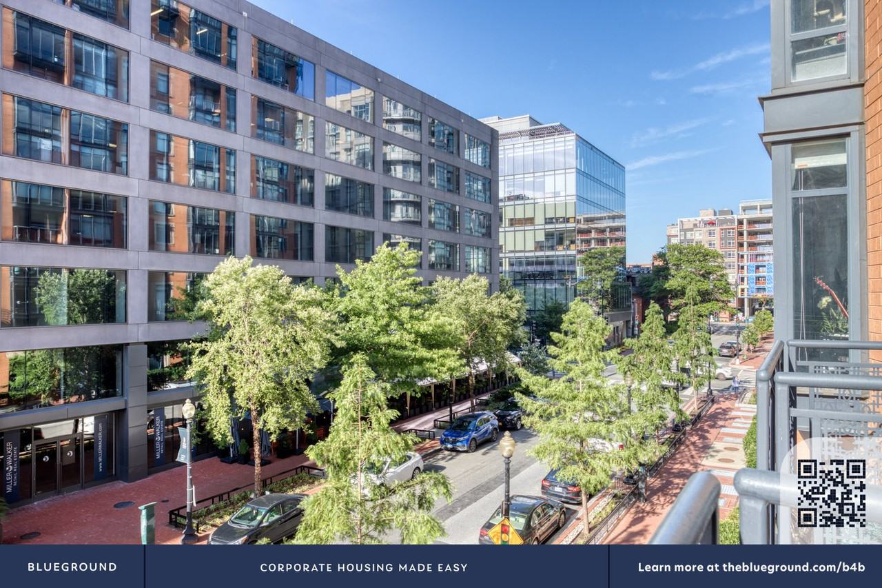 425 Massachusetts Avenue Northwest - Photo 6 of 39