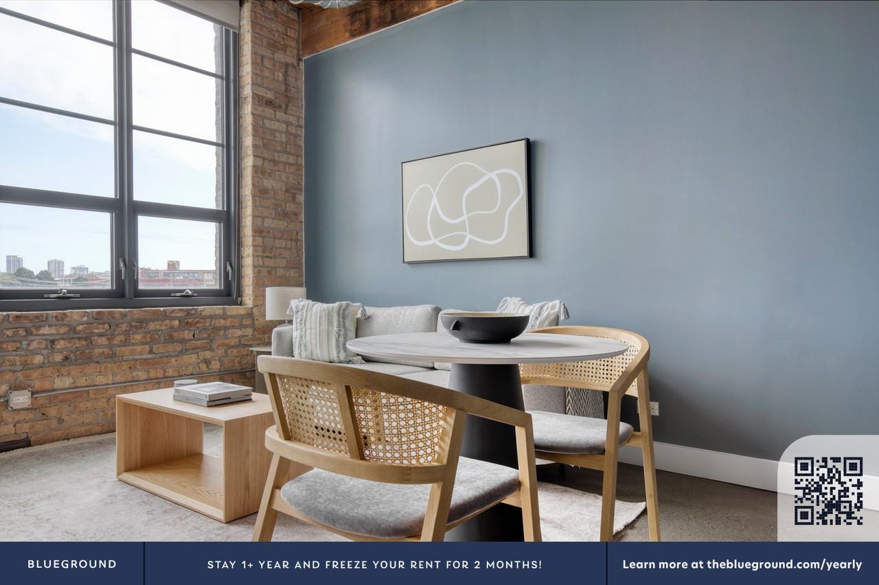 2061 North Southport Avenue - Photo 7 of 34