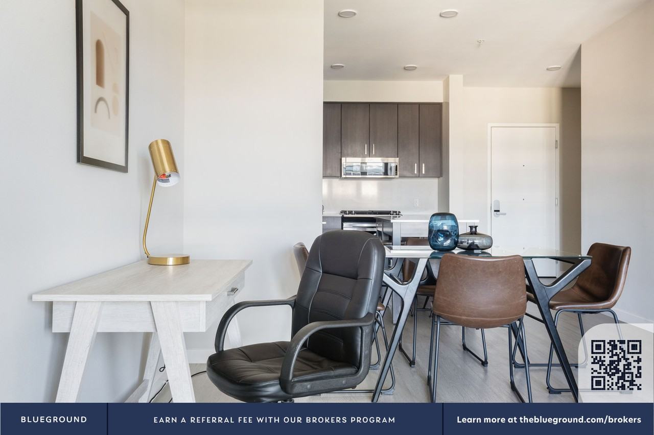 3560 Rambla Pl #1403 - Photo 5 of 48