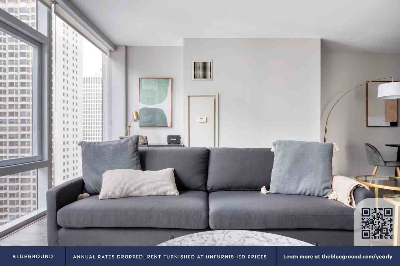 200 East Illinois Street - Photo 4 of 50