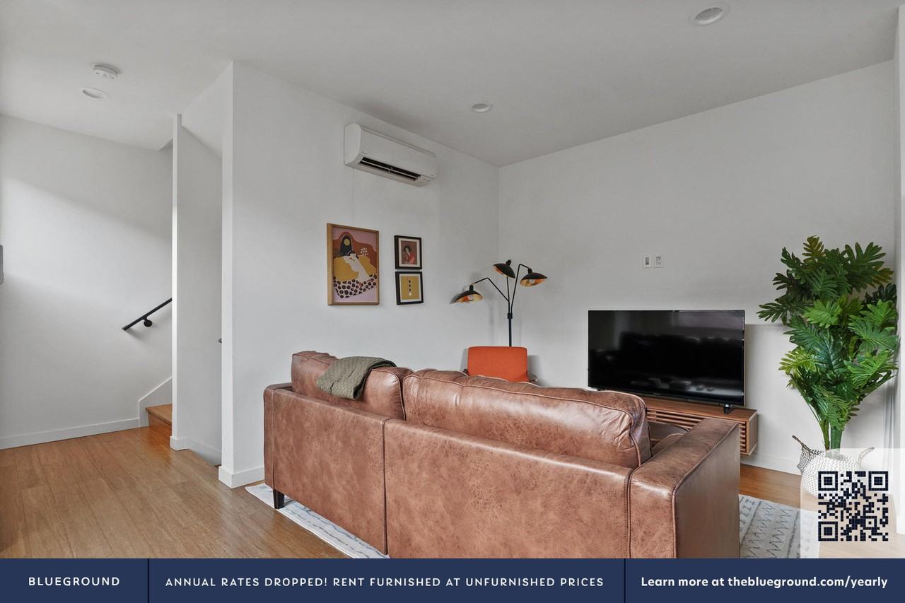 2138 Dexter Avenue North #671 - Photo 4 of 24