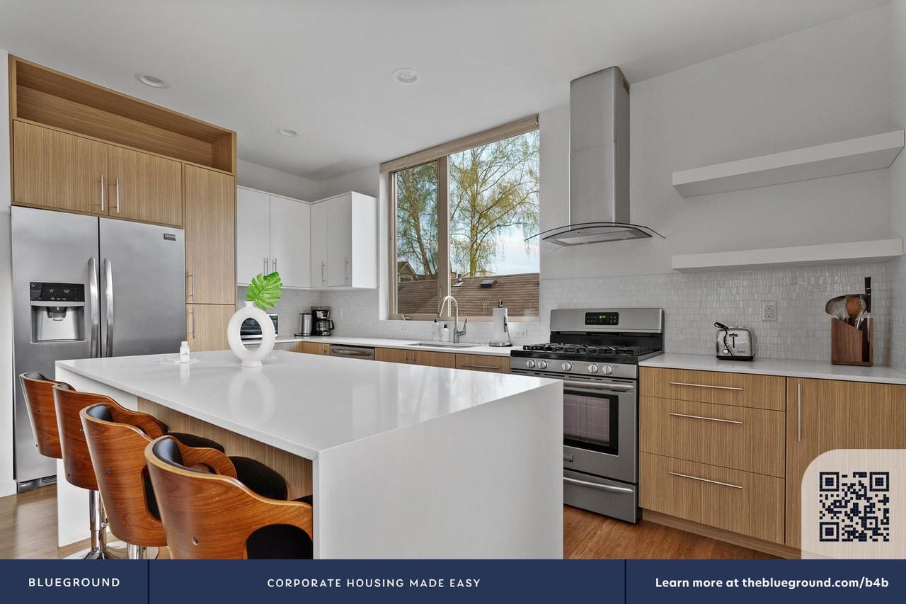 2138 Dexter Avenue North #671 - Photo 6 of 24