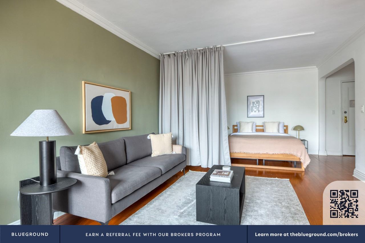 10 Downing Street - Photo 4 of 26