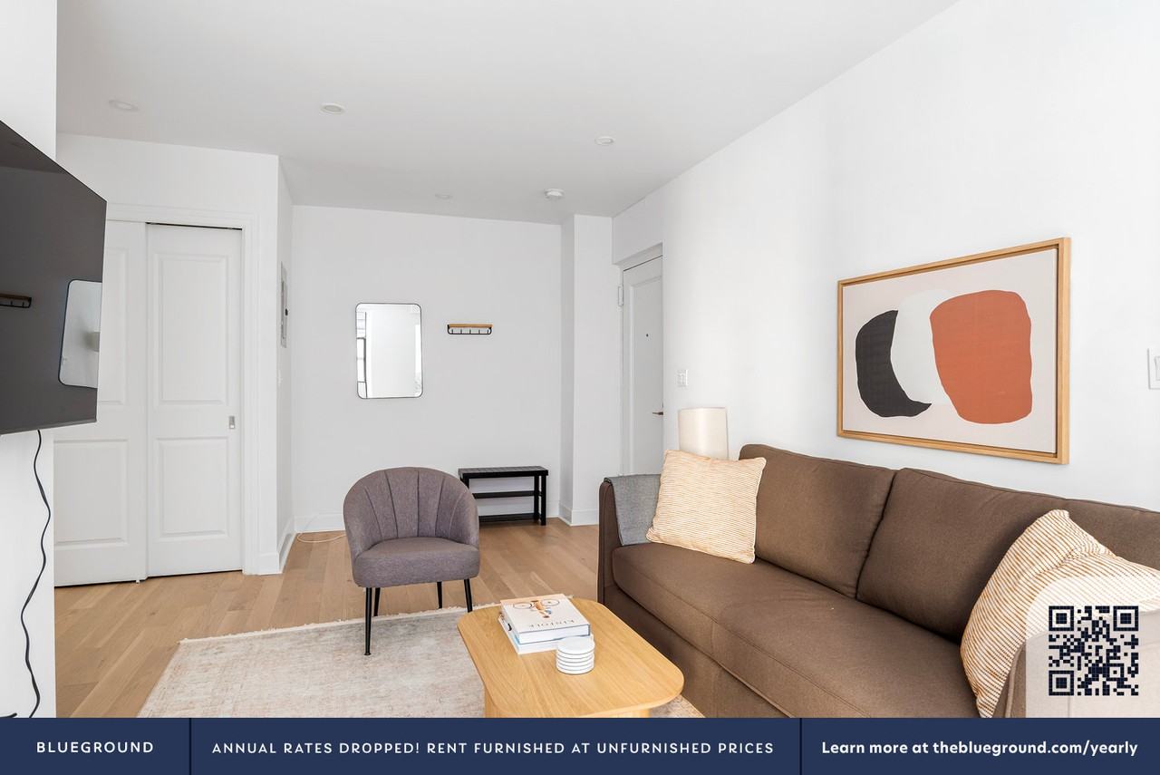 160 East 48th Street - Photo 4 of 35