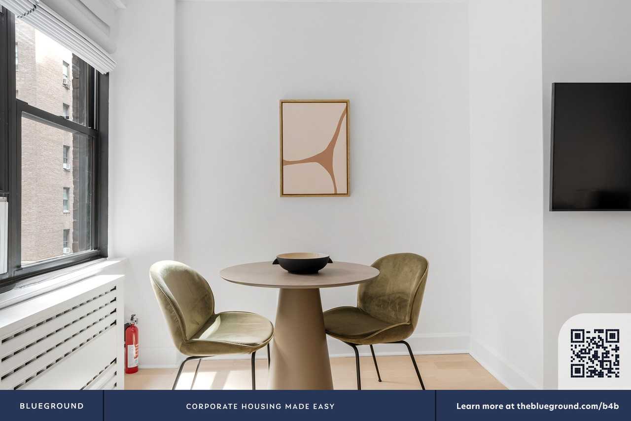 160 East 48th Street - Photo 6 of 35