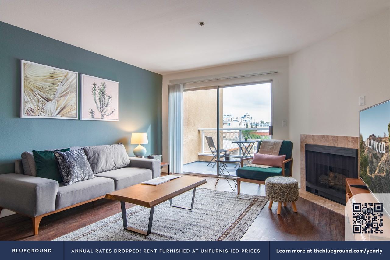 1538 N Martel Ave #53 - Photo 3 of 25