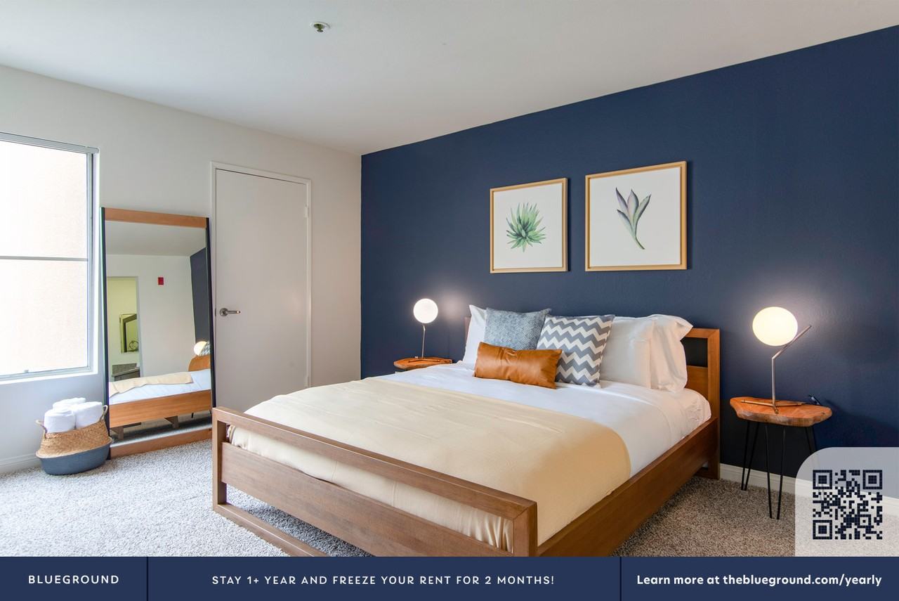 1538 N Martel Ave #53 - Photo 7 of 25