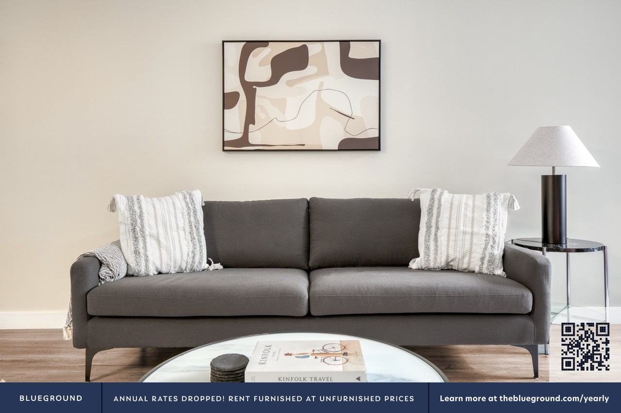 1223 Federal Avenue - Photo 4 of 95