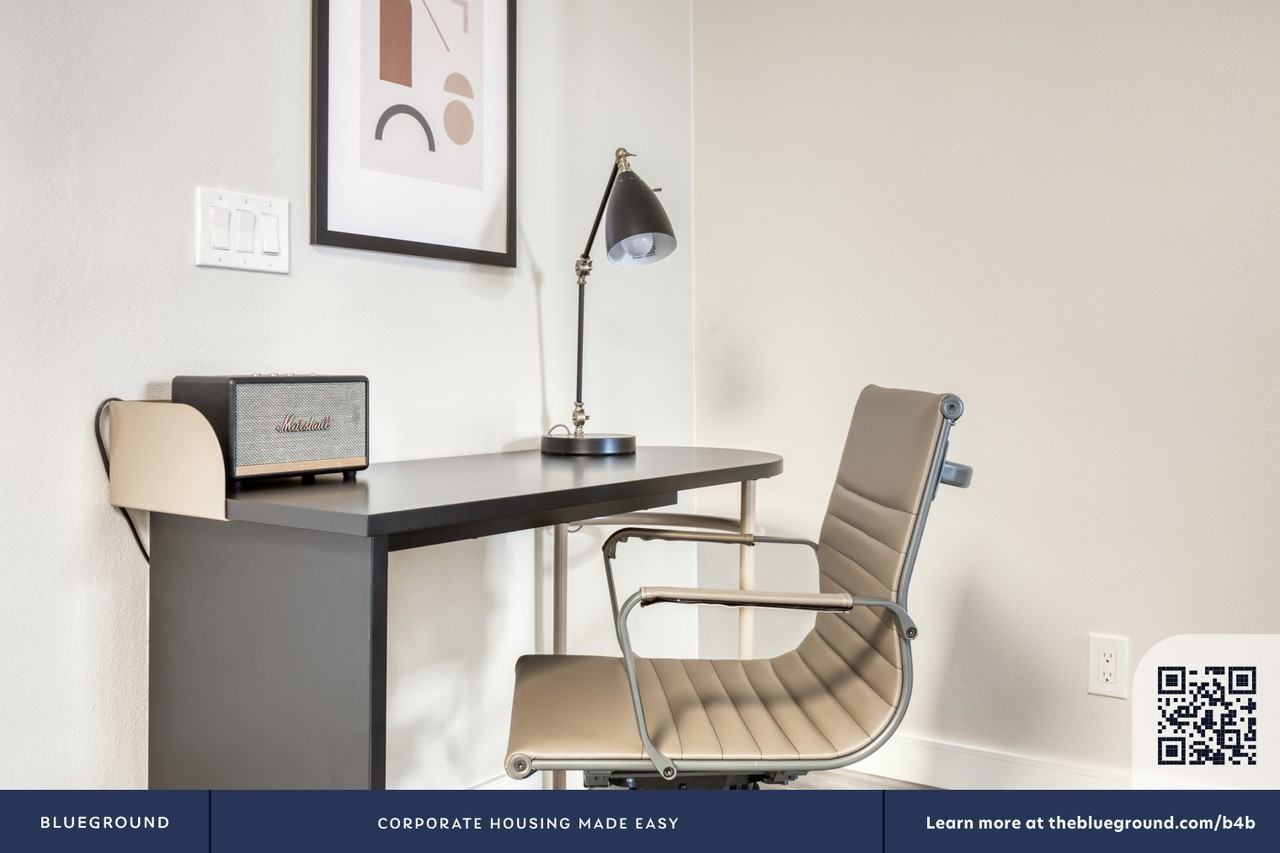 1223 Federal Avenue - Photo 6 of 95