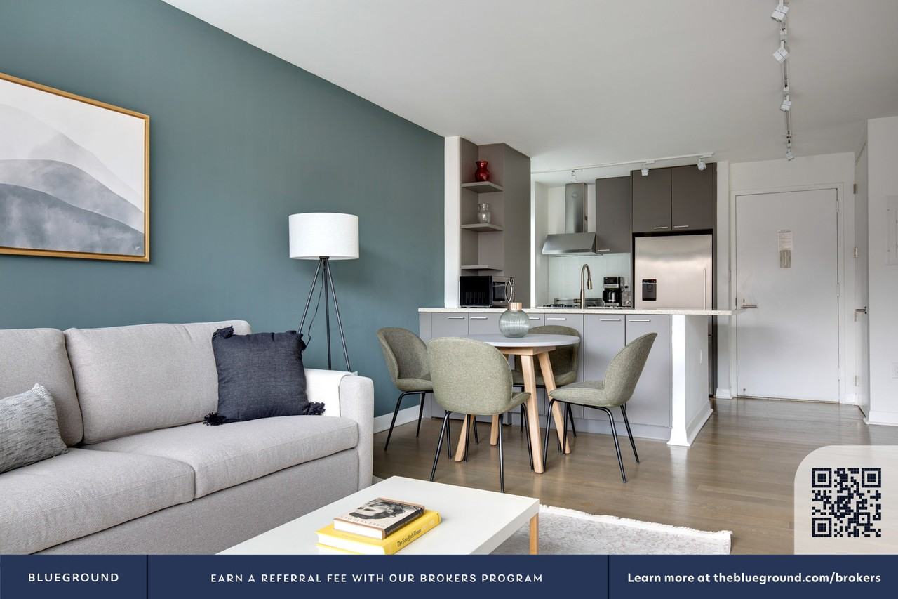 200 East 11th Street - Photo 5 of 45