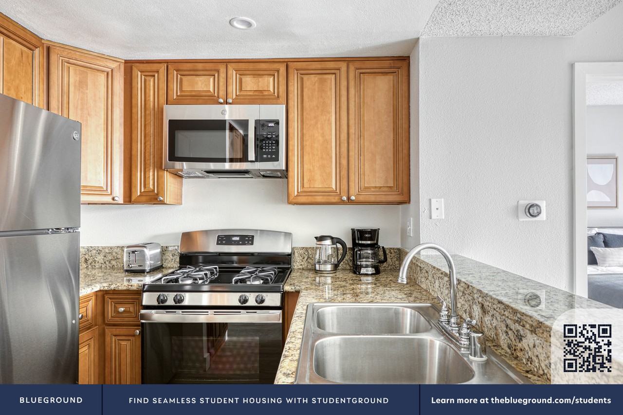 5047 Bakman Avenue - Photo 7 of 53