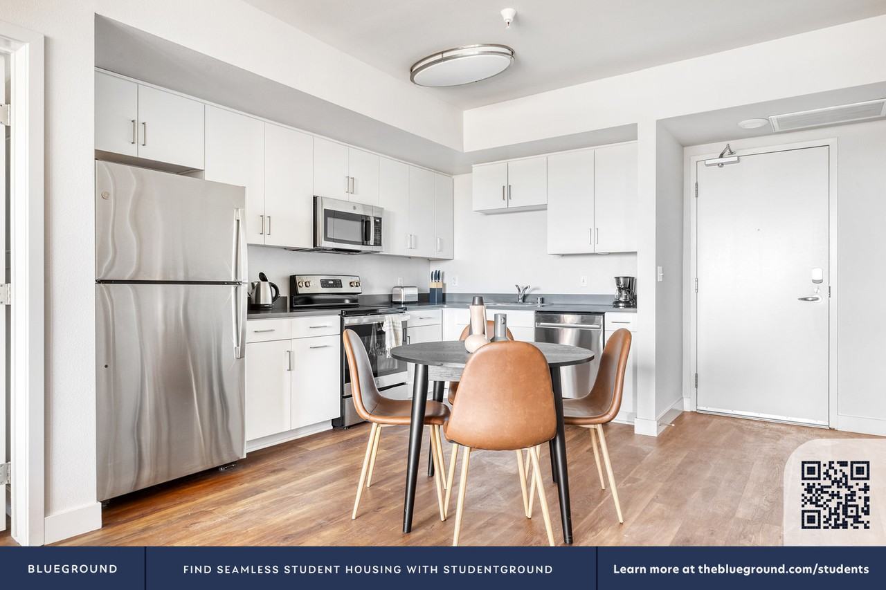 417 Centinela Avenue - Photo 6 of 59