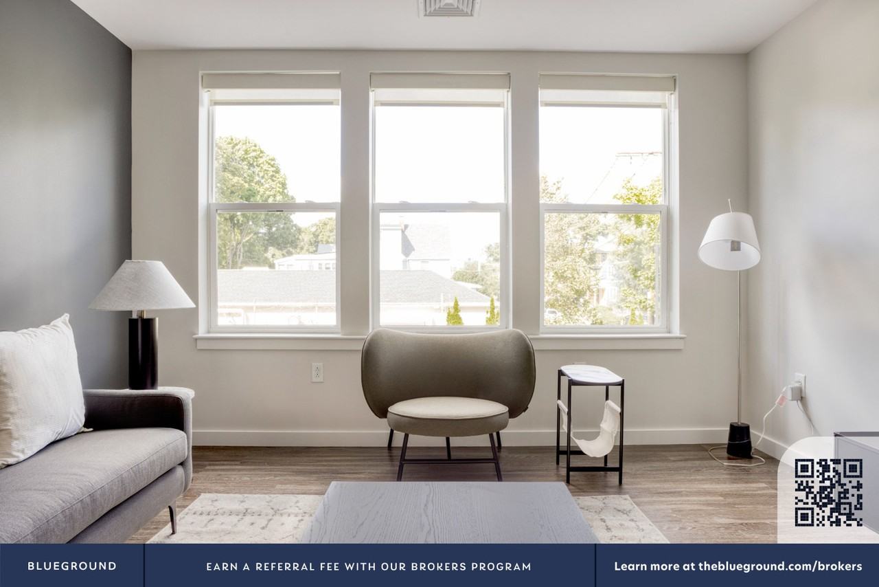 1 Whittemore Avenue - Photo 5 of 37