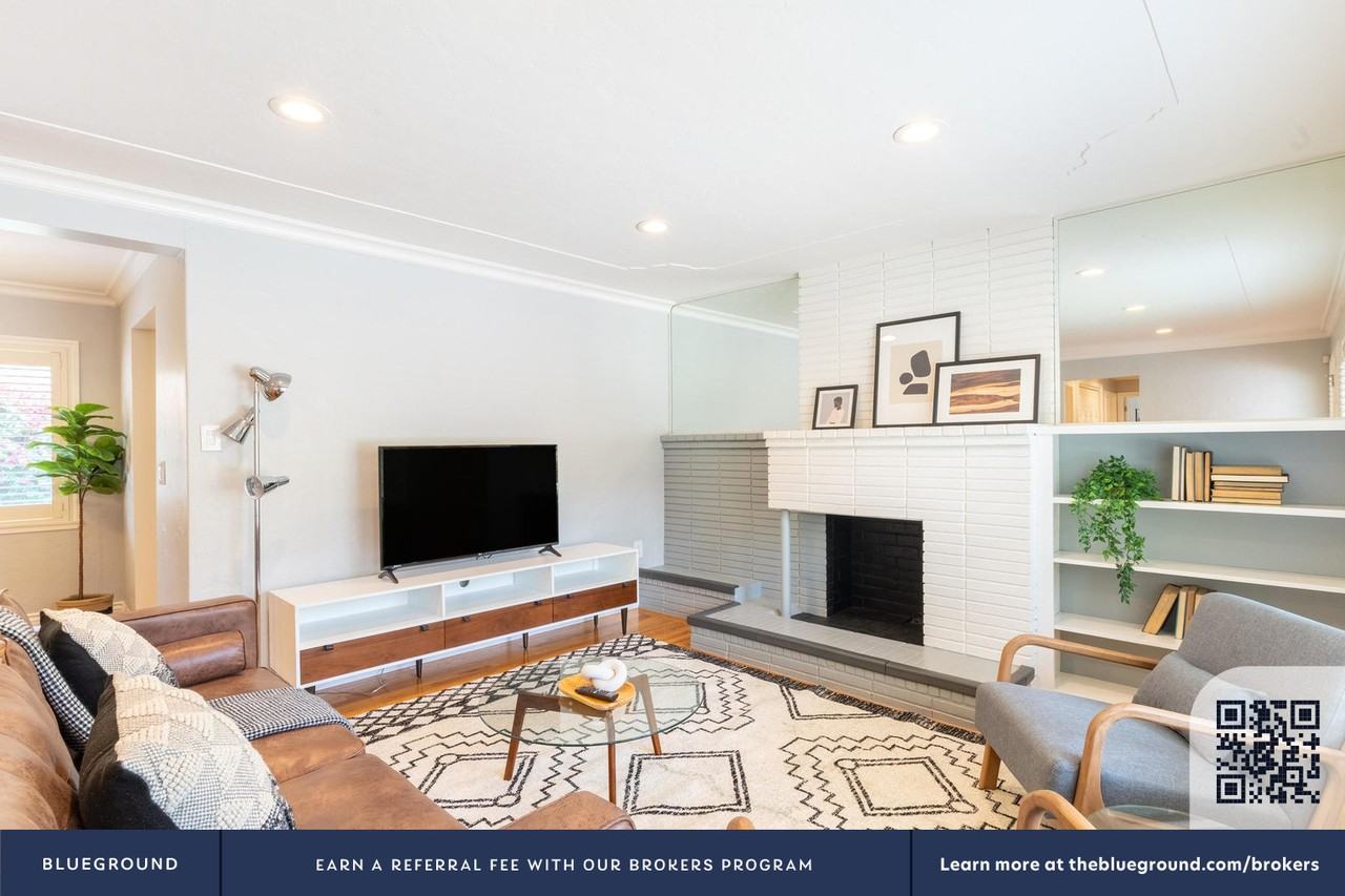 1058 Lovoi Way #1685 - Photo 4 of 28